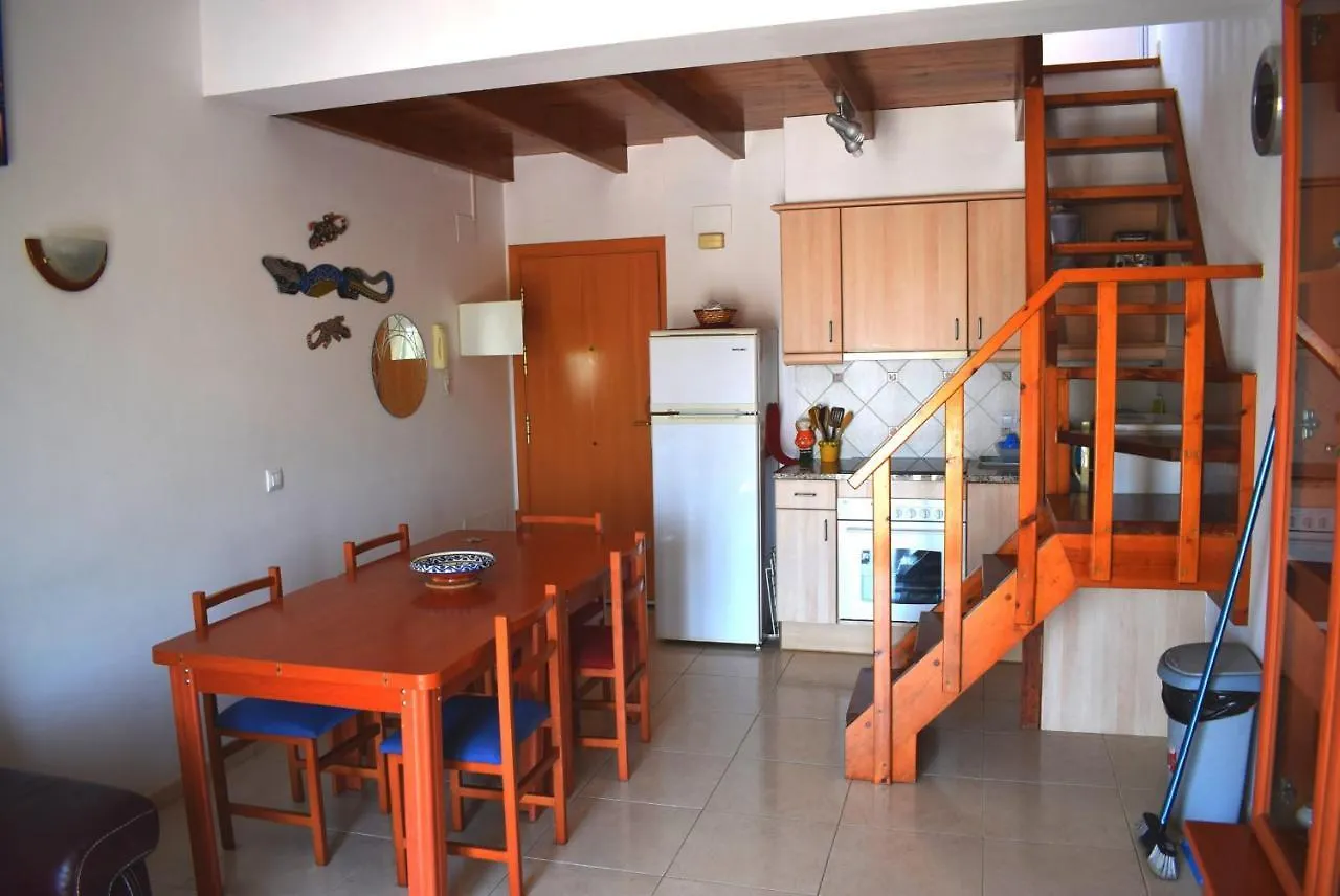 Apartamento Con Terraza Vistas Canal Ref 238 Empuriabrava Hiszpania